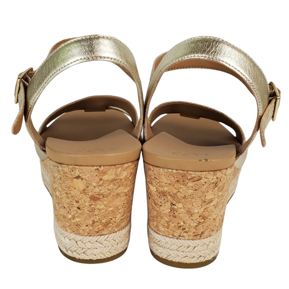 [REPOSH] New Ugg womens cloverdale metallic leather gold wedge sandals - Picture 9 of 14